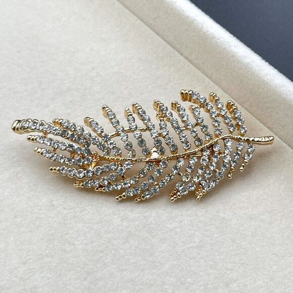 Yellow Gold with White Diamond Crystal Single Leaf Pin Back Brooch - Picture 5 of 9